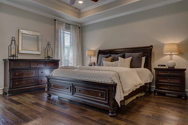 The Pros and Cons of Using Hardwood Flooring in Denver in Bedrooms